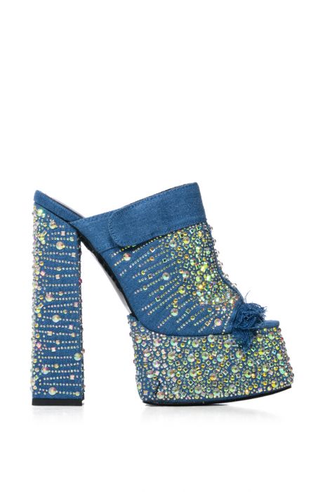 AZALEA WANG BALLIN OUT EMBELLISHED CHUNKY PLATFORM MULE IN DENIM