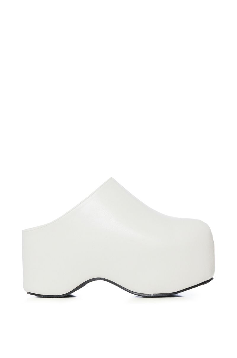 AZALEA WANG BALM WHITE PU CLOG