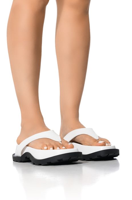 AZALEA WANG GET THE LOOK 2 IN 1 FLIP FLOP LEG WARMER SANDAL IN WHITE