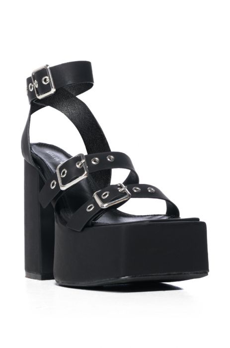 AZALEA WANG RHIANNON CHUNKY PLATFORM SANDAL IN BLACK