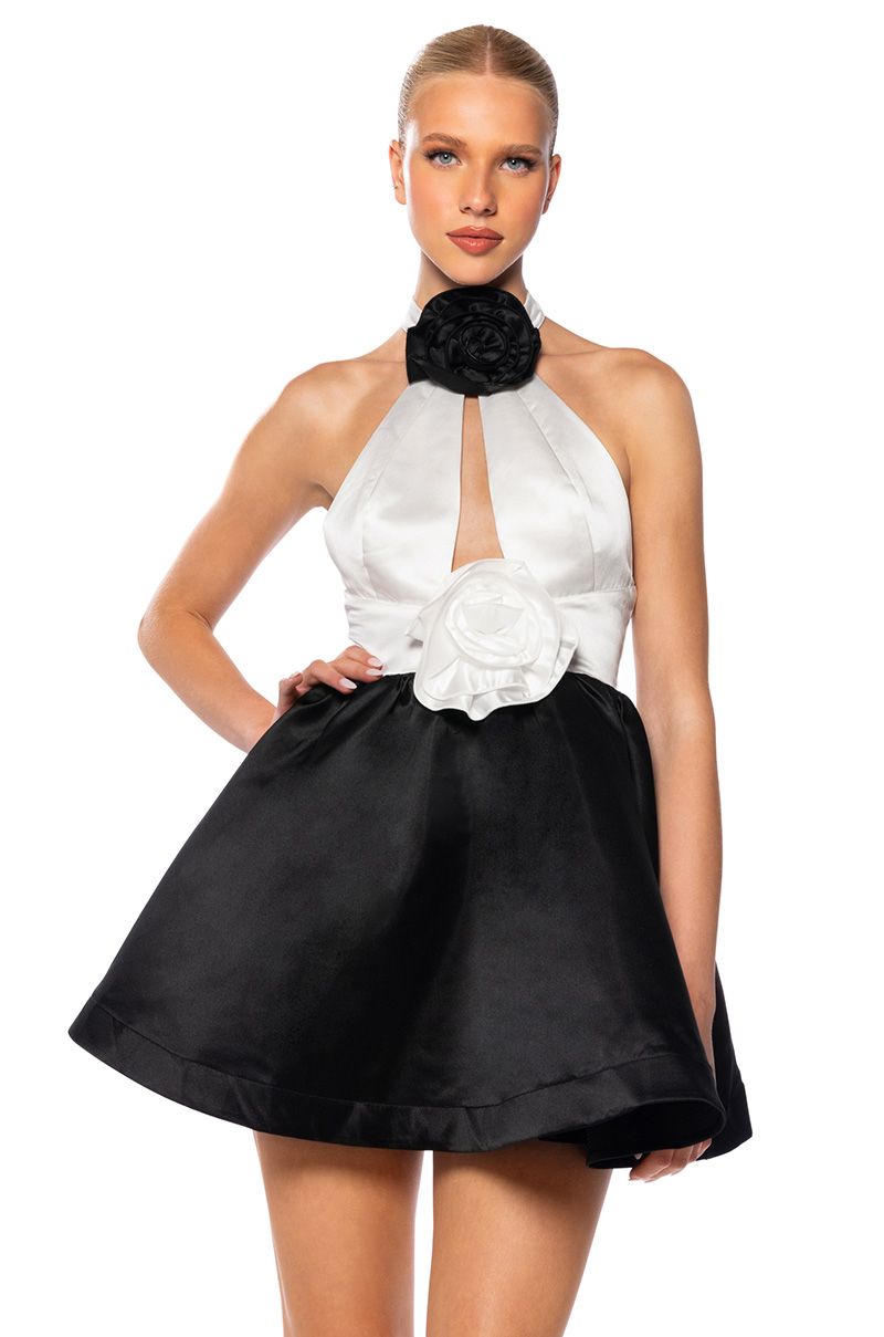 BLACK TIE LADY SLEEVELESS HALTER MINI DRESS IN BLACK WHITE