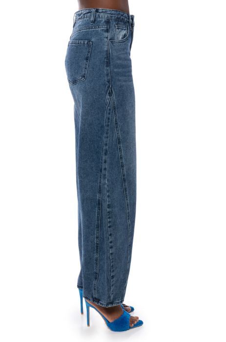 GENIE WIDE LEG JEANS IN MEDIUM BLUE