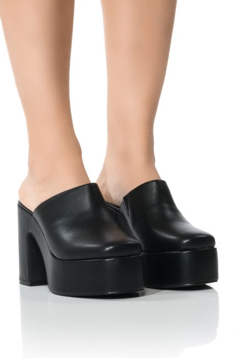 AZALEA WANG CAMBRIA BLACK CHUNKY CLOG in BLACK