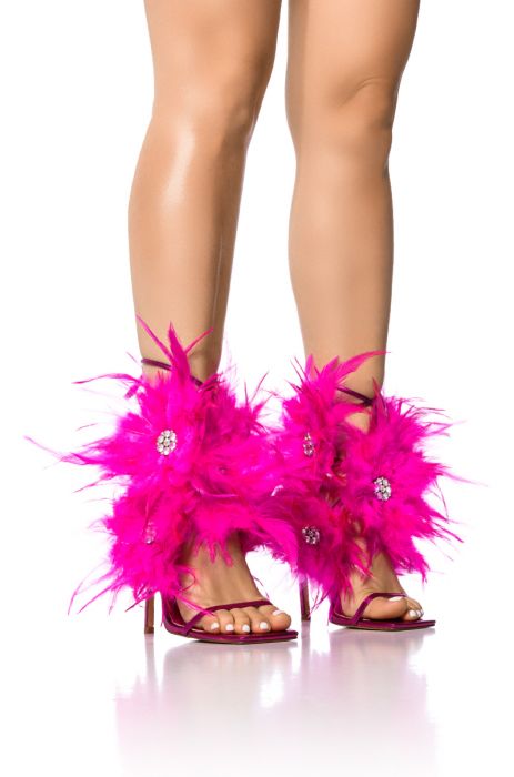 AZALEA WANG CARLA FEATHER TIE UP SANDAL IN FUCHSIA