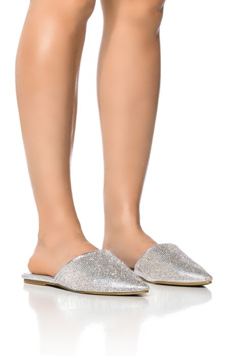 AZALEA WANG COLBY SILVER POINTED TOE FLAT IN SILVER