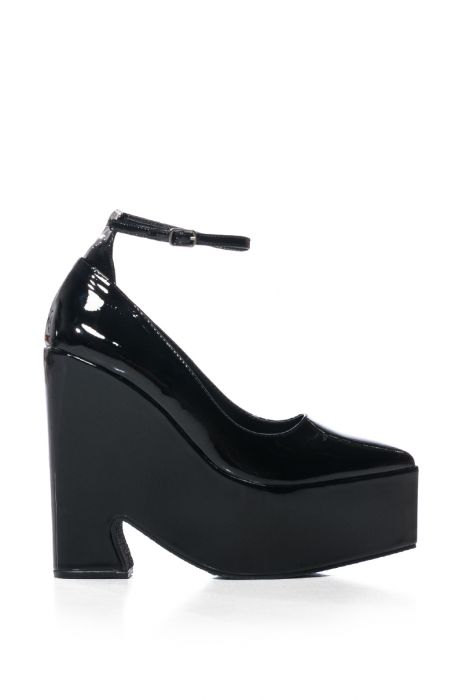 AZALEA WANG ELISE POINTED TOE PLATFORM WEDGE PUMP IN BLACK
