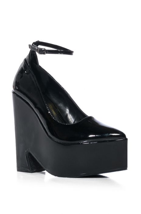 AZALEA WANG ELISE POINTED TOE PLATFORM WEDGE PUMP IN BLACK