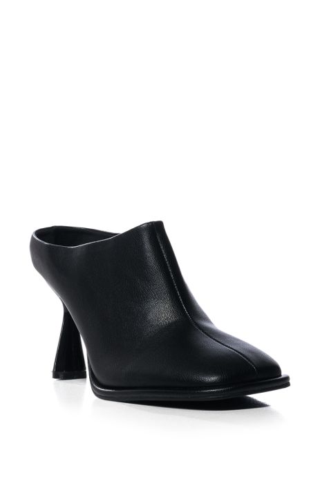 AZALEA WANG FRANCIA BLACK PUMP IN BLACK