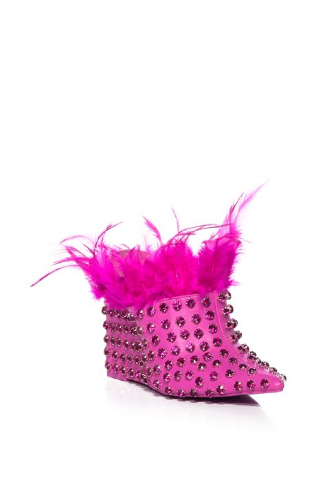 AZALEA WANG LAVINA FEATHER EMBELLISHED WEDGE MULE IN FUCHSIA