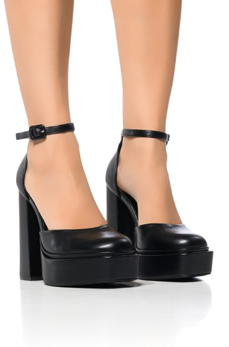 AZALEA WANG MONTGOMERY BLACK PLATFORM PUMP