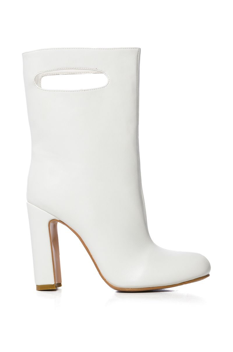 AZALEA WANG NAYELI CHUNKY HANDLE BOOTIE IN WHITE