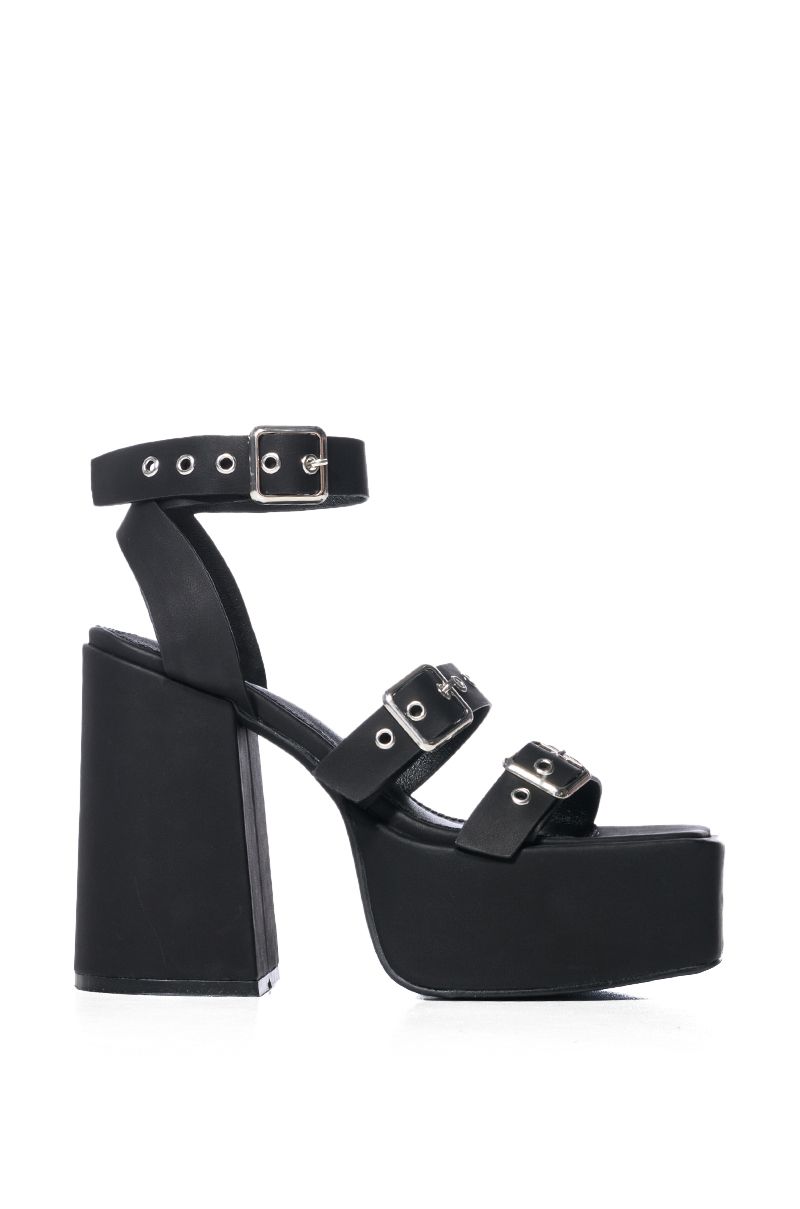 AZALEA WANG RHIANNON CHUNKY PLATFORM SANDAL IN BLACK