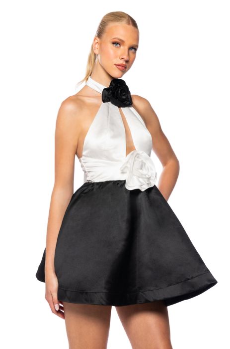 BLACK TIE LADY SLEEVELESS HALTER MINI DRESS IN BLACK WHITE