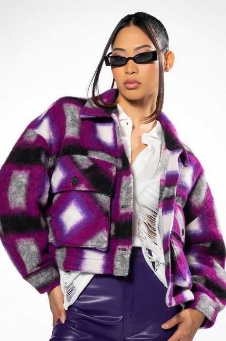 BY THE FIREPLACE FELTED PLAID CROP SHACKET IN MULTI