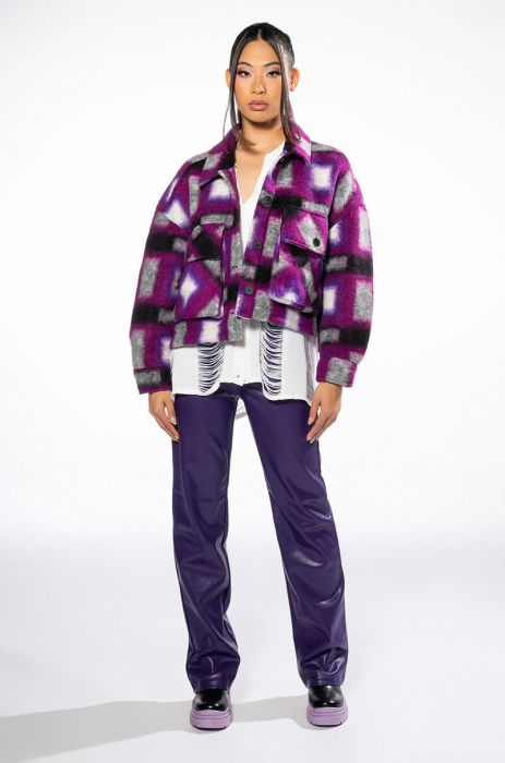 BY THE FIREPLACE FELTED PLAID CROP SHACKET IN MULTI