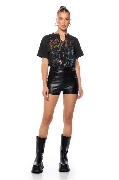 BUTTERY FAUX LEATHER SHORTS IN BLACK