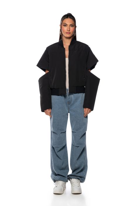 CLUTCH KICK CUTOUT OVERSIZED PUFFER BOMBER in black