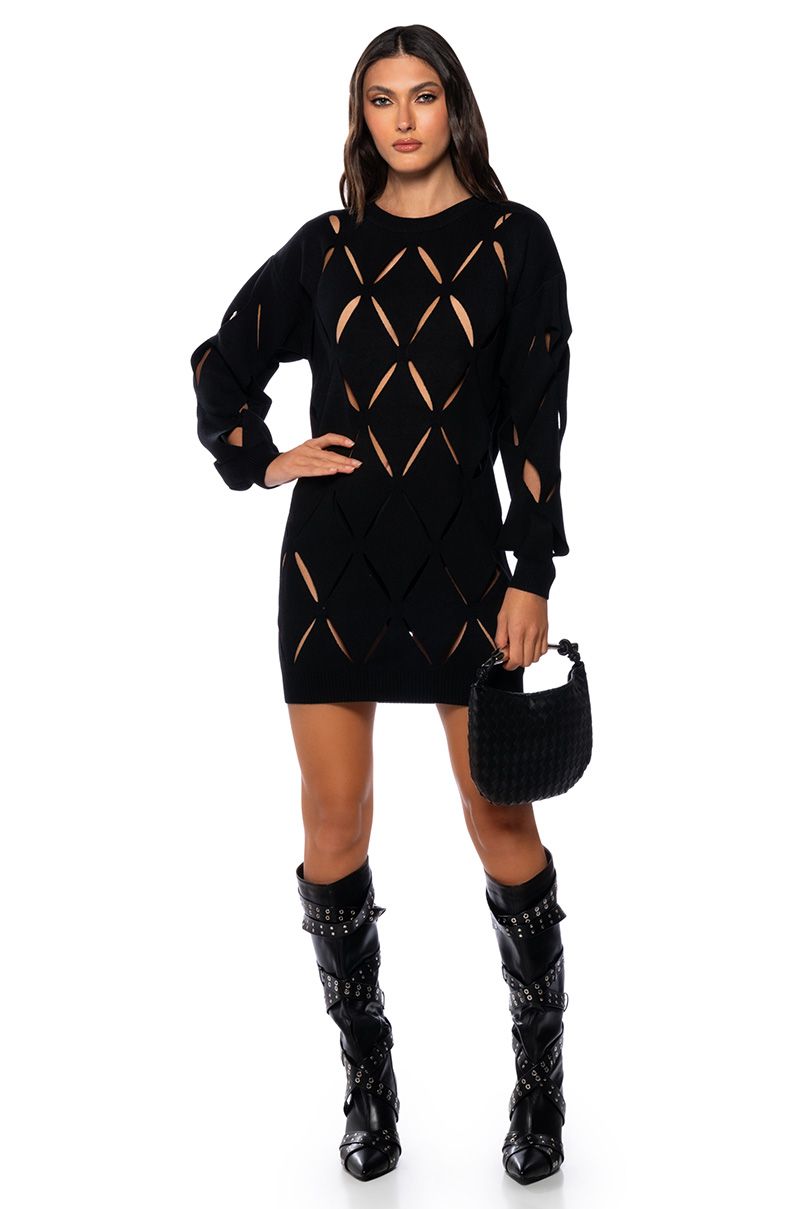 DIAMOND CUT OVERSIZED SWEATER DRESS IN BLACK