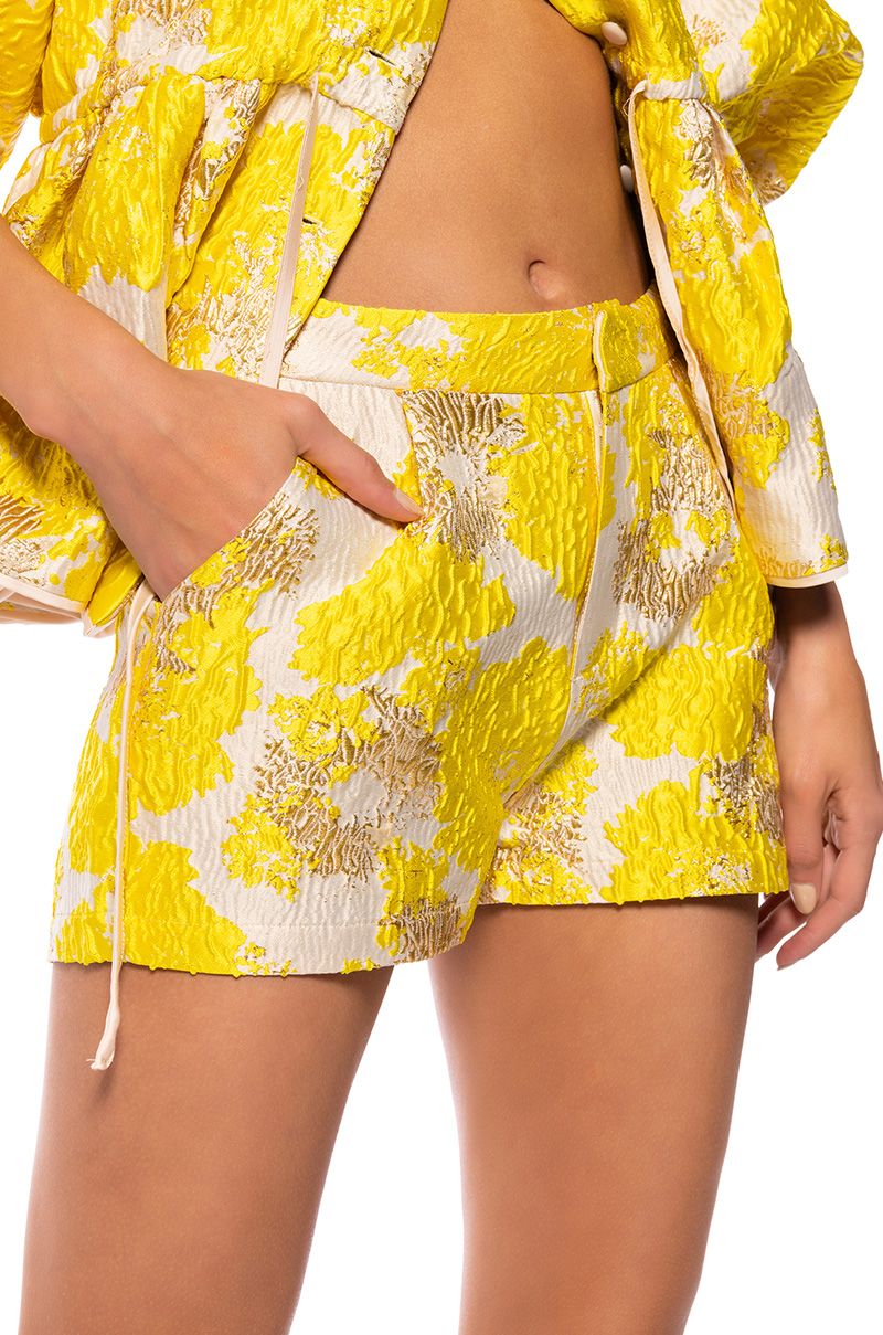 FIELD OF ROSES BROCADE SHORT IN YELLOW MULTI