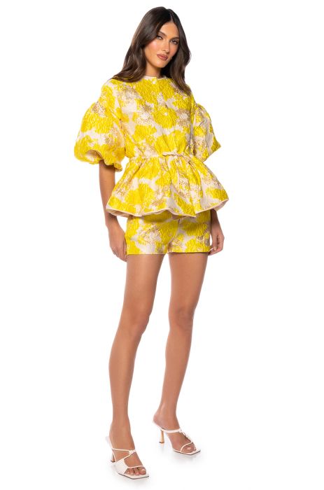 FIELD OF ROSES BROCADE SHORT IN YELLOW MULTI