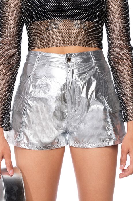 IN MY FUTURE METALLIC CARGO SHORTS IN SILVER