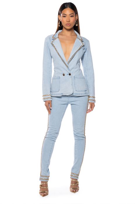 ME MYSELF AND I CHAIN DETAIL SKINNY JEAN IN LIGHT BLUE