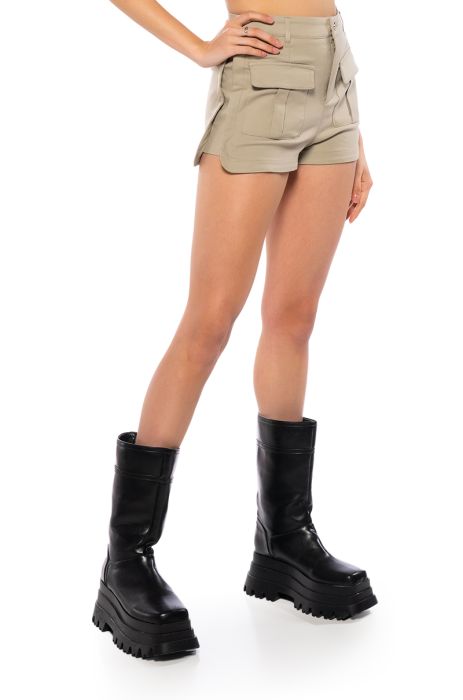 PENNIE CARGO SHORTS IN BEIGE