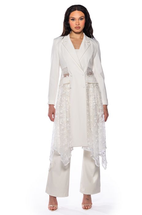 SPRING HAS SPRUNG LACE TRENCH in white