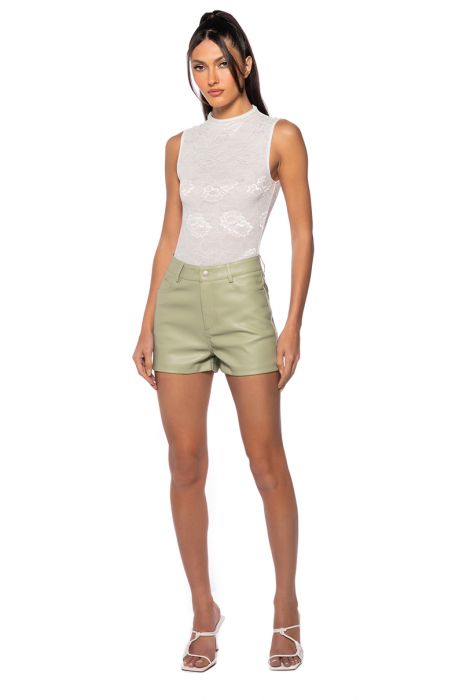 TE QUIERO FAUX LEATHER SHORT IN MINT