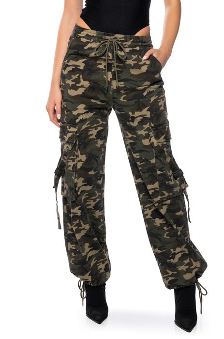 UNSTOPPABLE WIDE LEG CARGO PANTS IN GREEN MULTI