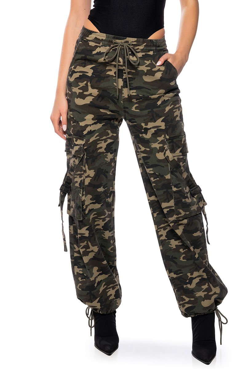 UNSTOPPABLE WIDE LEG CARGO PANTS IN GREEN MULTI