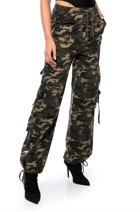 UNSTOPPABLE WIDE LEG CARGO PANTS IN GREEN MULTI