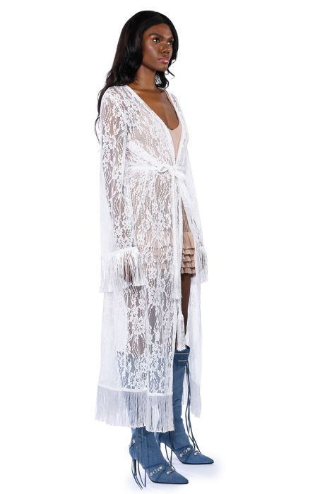 UPGRADE YOU LACE DUSTER in WHITE
