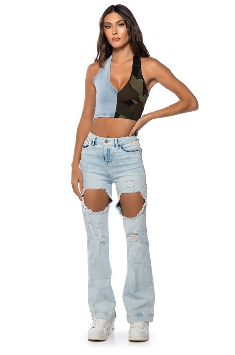 YOUR NEW FAVORITE RELAXED FIT JEANS IN LIGHT BLUE DENIM